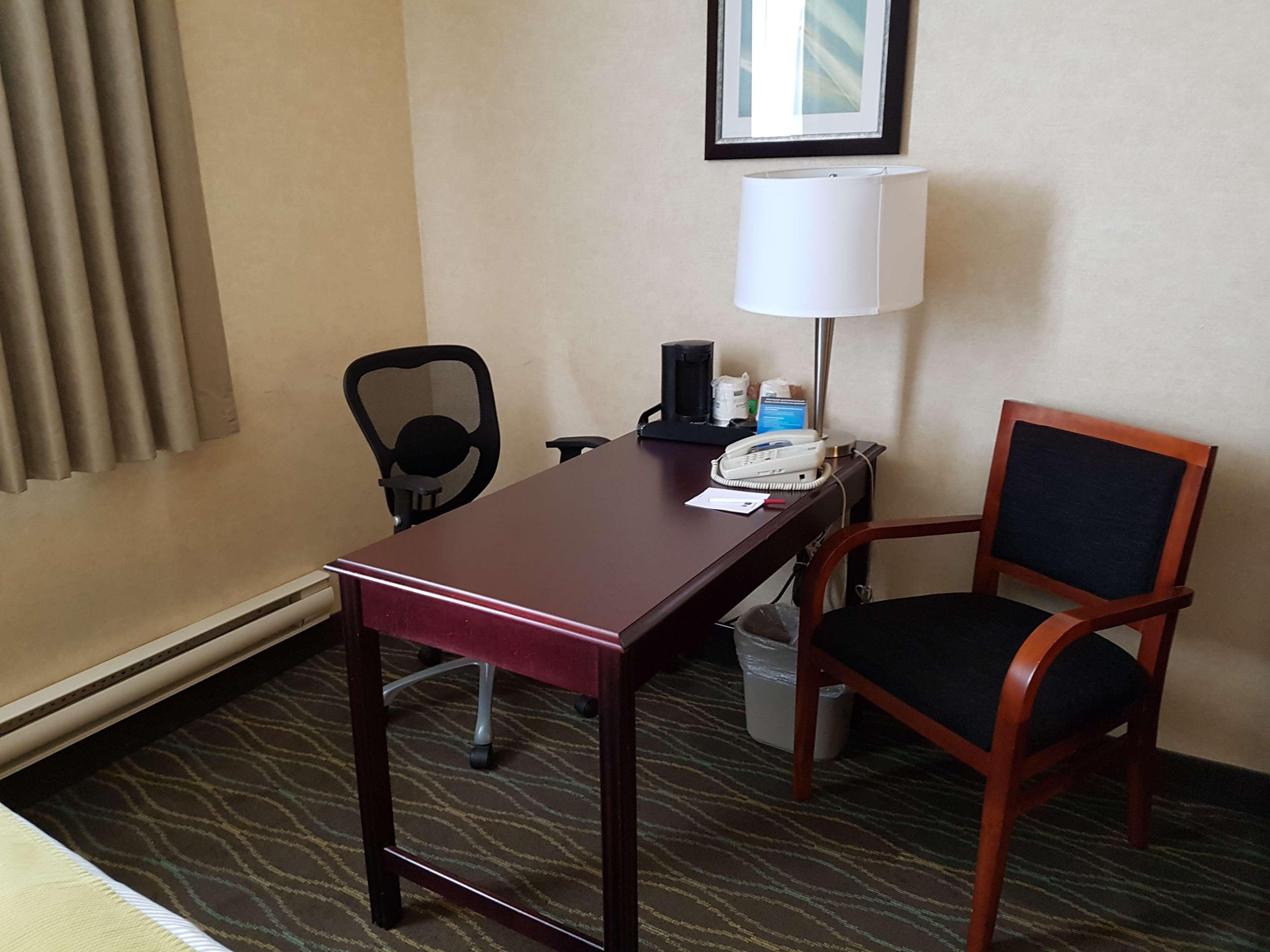 Best Western Plus Durham Hotel & Conference Centre Oshawa Bagian luar foto