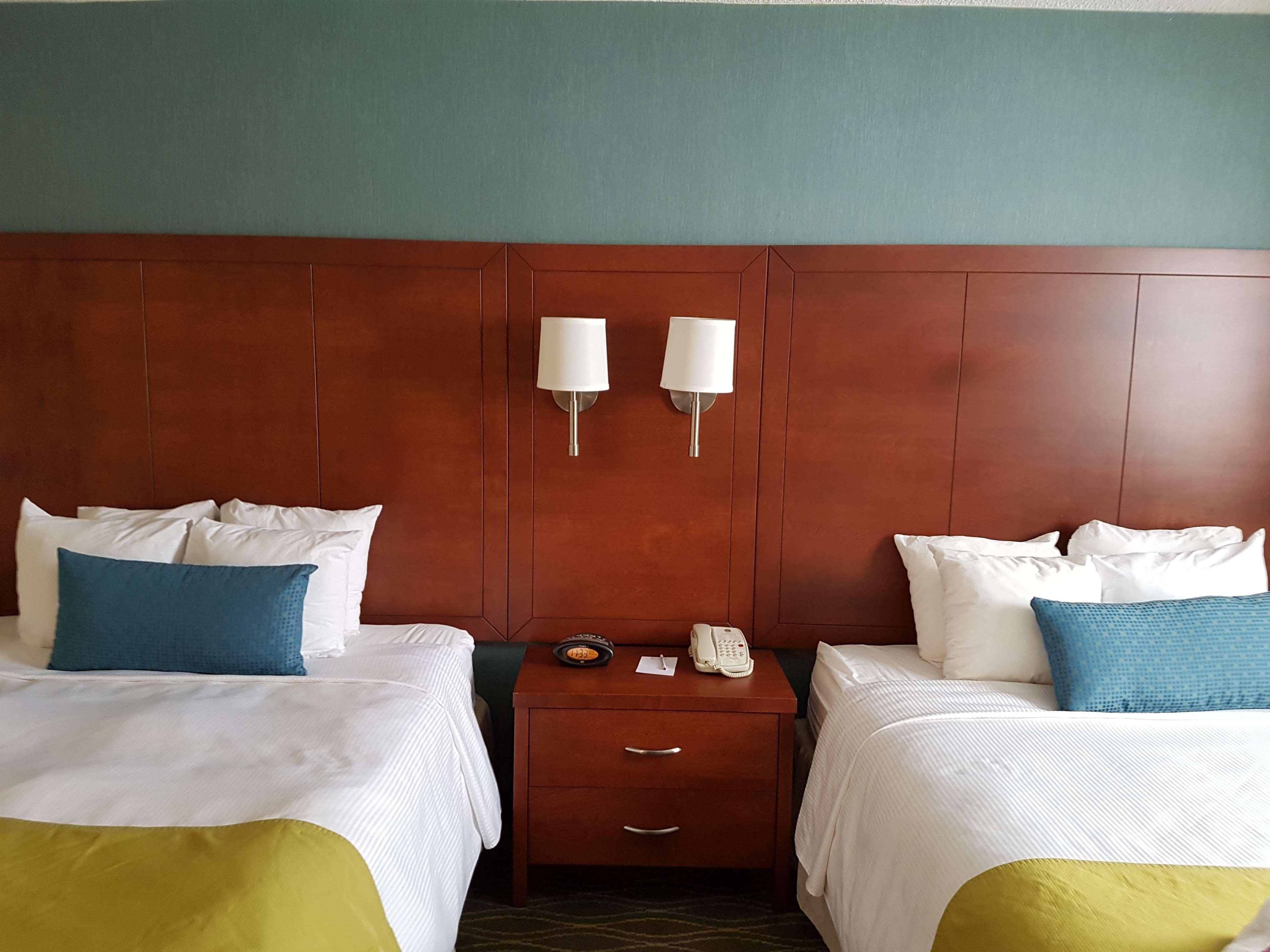 Best Western Plus Durham Hotel & Conference Centre Oshawa Bagian luar foto