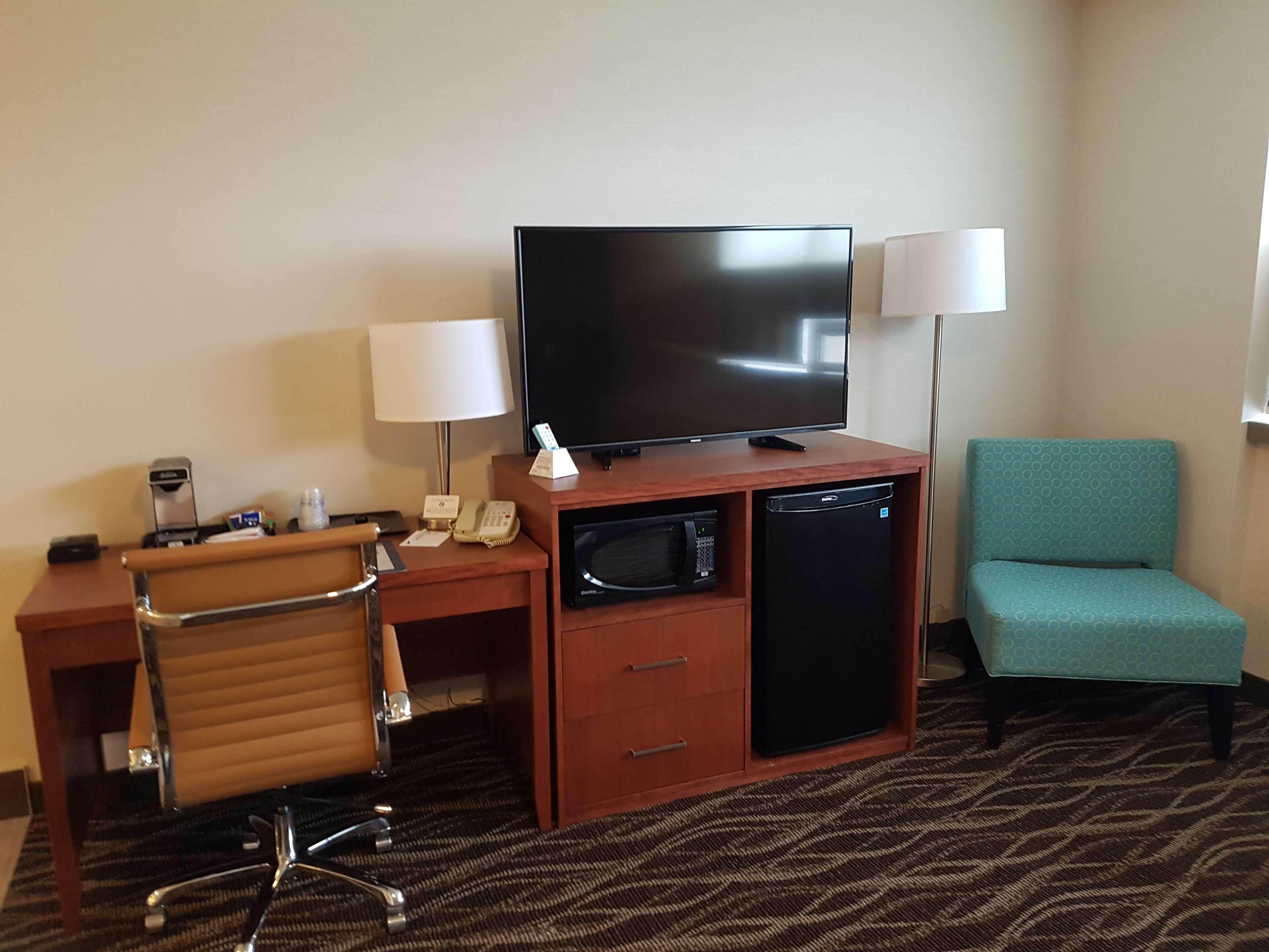 Best Western Plus Durham Hotel & Conference Centre Oshawa Bagian luar foto