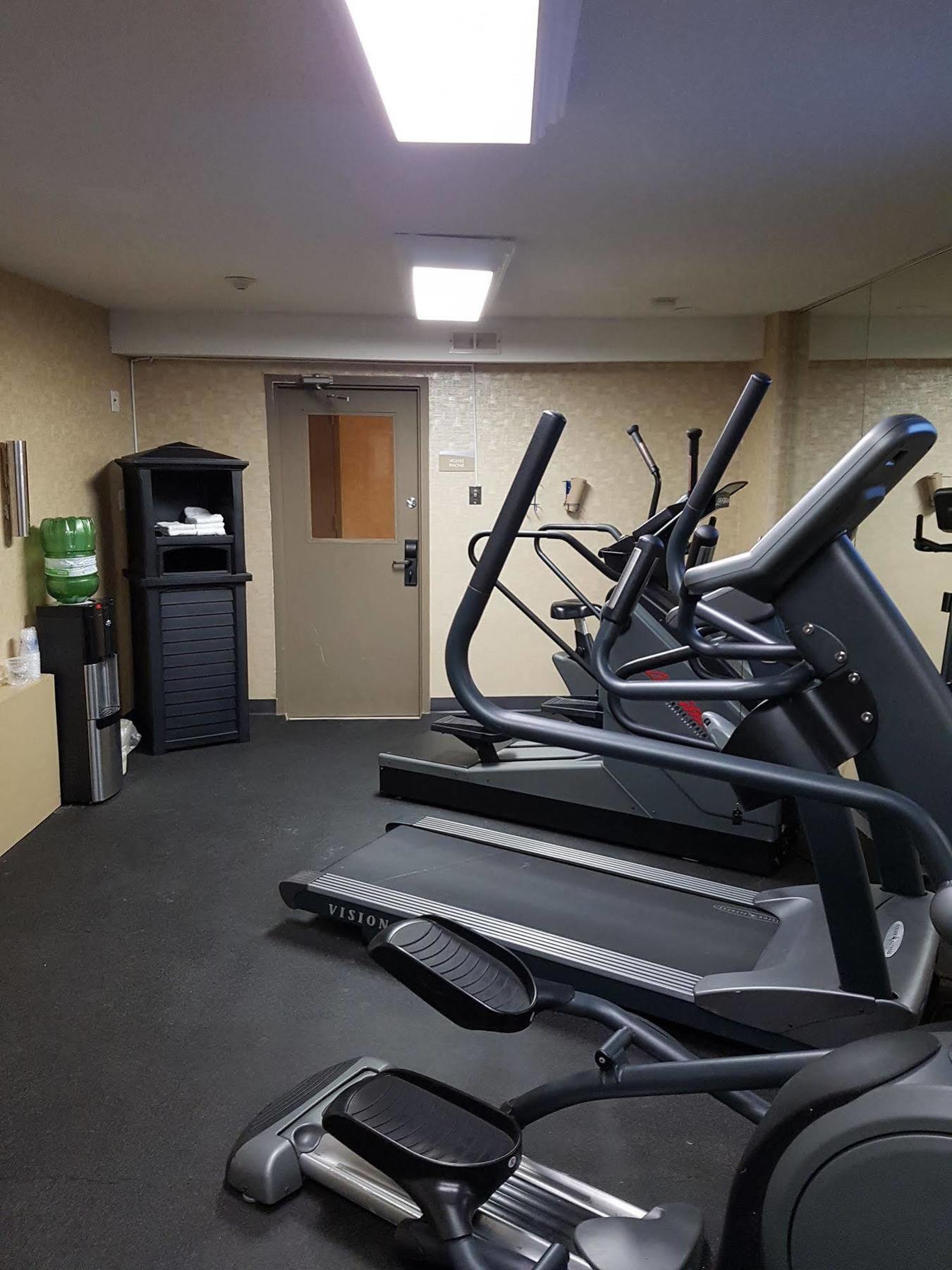 Best Western Plus Durham Hotel & Conference Centre Oshawa Bagian luar foto