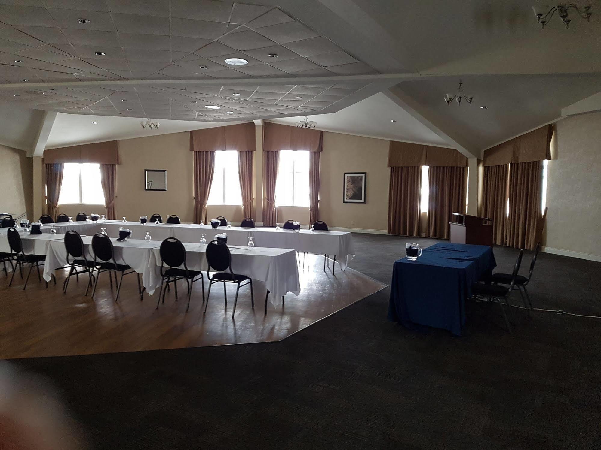 Best Western Plus Durham Hotel & Conference Centre Oshawa Bagian luar foto